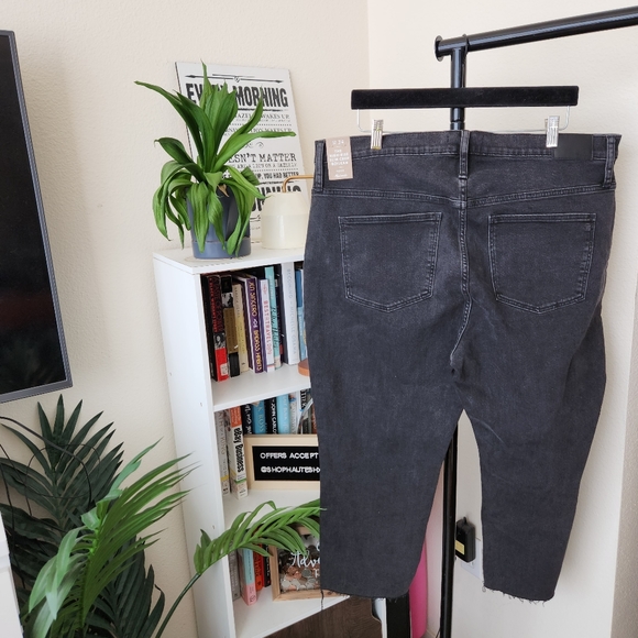 Madewell Petite Black High Rise Slim Crop Boyfriend Jeans - Picture 4 of 4